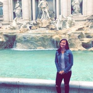 Meet your Posher, Jennifer